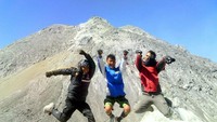 Loncatan di atas Gunung Merapi