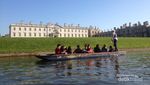 Asyiknya Naik Gondola Bukan di Venesia, Tapi di Kampus Cambridge