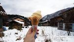 Asyiknya Shirakawa-Go di Jepang Saat Diselimuti Salju