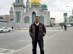 Asyiknya Tarawih Keliling di Mantan Negeri Komunis