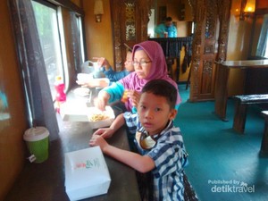 Asyiknya Traveling Naik Kereta dari Tegal ke Semarang