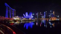Pemandangan Marina Bay Sand malam hari