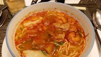 Thai tom yum noodle soup, salah satu menu yang ada di Kaana noodle bar