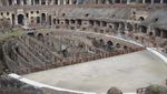Awas! Dicegat Gladiator di Colosseum