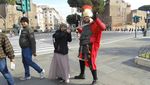Awas! Kena Tipu Tentara Romawi di Roma