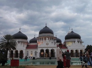 Ayo Keliling Banda Aceh Saat Long Weekend