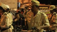 Seragamnya klasik dan unik.
