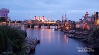 Suasana senja di Disneysea
