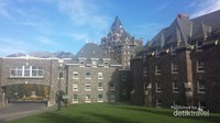 THE CASTLE IN THE ROCKIES - FAIRMONT BANFF SPRINGS HOTEL !