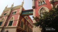 Ornamen arsitektur di High Court Kolkata