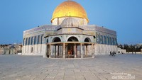 Qubbat As-Sakhrah tampak depan, sangat cantik