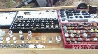 Aneka koleksi batu akik khas Belitung