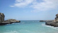 Salah satu sisi Pantai Klayar (Ezra Fetor Cuba Tefa/dtraveler)