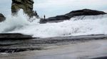 Batu-Batu Karang yang Eksotis di Pantai Klayar