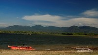 Pemandangan di Bendungan Batu Bulan