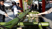 Seperti pada kuil Shinto pada umumnya, di depan pintu masuk selalu dijumpai okiyome atau tempat bersuci. Setiap orang yang datang ke kuil ini disarankan untuk menyucikan diri disini. Caranya mudah, cukup ambil air menggunakan gayung