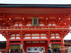 Batu di Kuil Kyoto Ini Dipercaya Bisa Meramal