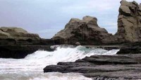 Batu-batu karang yang besar (Naryani Soepandi - dTraveler)