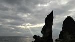 Batu Layar, Spot Menanti Sunset Cantik di Ambon