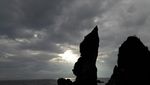 Batu Layar, Spot Menanti Sunset Cantik di Ambon