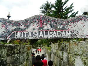 Batu Parsidangan dan Kisah Orang Batak Makan Orang