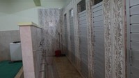 Jumlah kamar mandi sangat banyak dan bersih