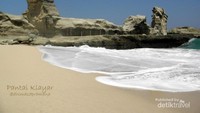 Ini dia Sphinx di Pantai Klayar