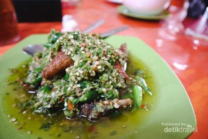 Bayangkan Buka Puasa dengan Kuliner Ayam Cobek yang Menggiurkan Ini