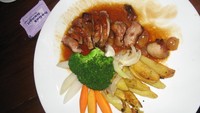 Ehm, ada juga menu bebek packing
