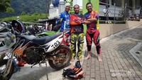 Isoma sejenak di Masjid Jami Puncak