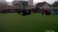 Alun-alun persis di depan Masjid Raya Bandung