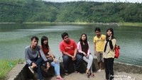 Sebelum naik perahu, istirahat terlebih dahulu