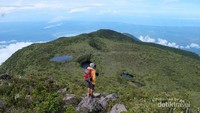 13 telaga/ talago dapat kita lihat dari puncak Talamau.
