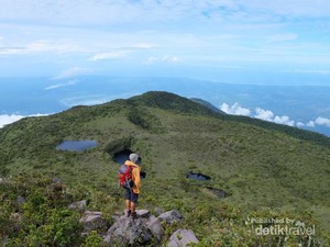 Begini Cantiknya Gunung Tertinggi di Sumbar
