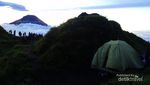 Begini Indahnya Mahakarya Tuhan di Puncak Bukit Sikunir