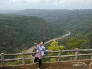 Begini Indahnya Sungai Oya dari Kebun Buah Mangunan, Bantul