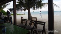 Makan siang di Pulau Gede Kepayang ditemani pemandangan indah
