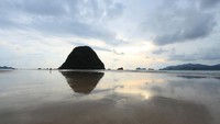 Saat senja datang adalah waktu yang paling tepat untuk menikmati keindahannya