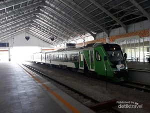 Begini Nyamannya Kereta Bandara Minangkabau