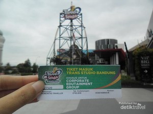 Begini Rasanya Naik Aneka Wahana Ekstrem di Trans Studio Bandung