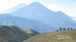 Beginilah Pemandangan Serba Cantik di Gunung Prau