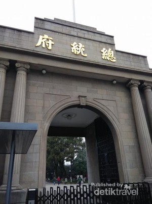 Begitu Megah Istana Kepresidenan Negeri Komunis China