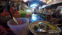 Tinutuan, alias Bubur Manado yang tidak tampak seperti bubur, tetapi lezatnya luar biasa