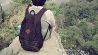 Pemandangan di atas Gunung Munara