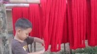 Anak kecil ikut kerja
