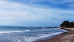 Belajar Surfing di Anyer, Cocok untuk Pemula