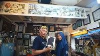 Priadi dengan karya guntingan siluet yang khas