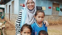 Bersama anak di Desa Wae Lolos