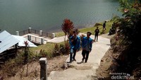 Pemandangan Danau Pauh