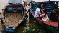 Getek atau biasa disebut Ketek oleh masyarakat Palembang banyak ditemui di sini (Rainer Oktovianus/dTraveler)
